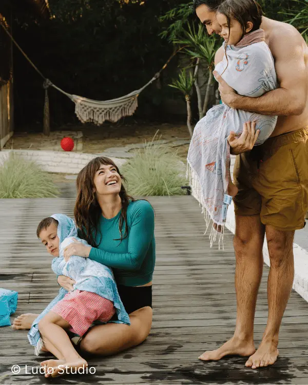 Bluey & Family Adult Towel | Sand Cloud - Image 4